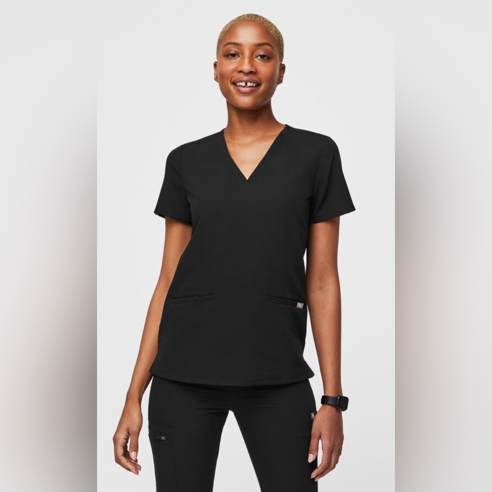 Figs Casma Three-Pocket Scrub Top Black sz L